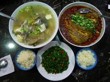 回家喝碗熱湯吧！「老媽精燉一品雞湯」：慢火細熬，只為這一口醇厚